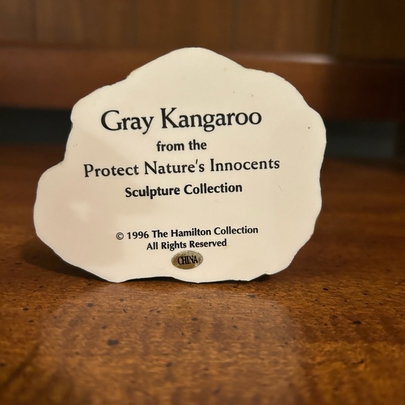 Hamilton Protect Nature's Innocents Figurine - Gray Kangaroo - 1996 - Picture 6 of 6